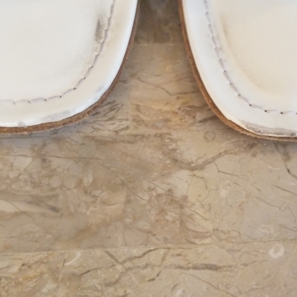 Authentic Manolo Blahnik Cream/Bronze Heels - Picture 5 of 8